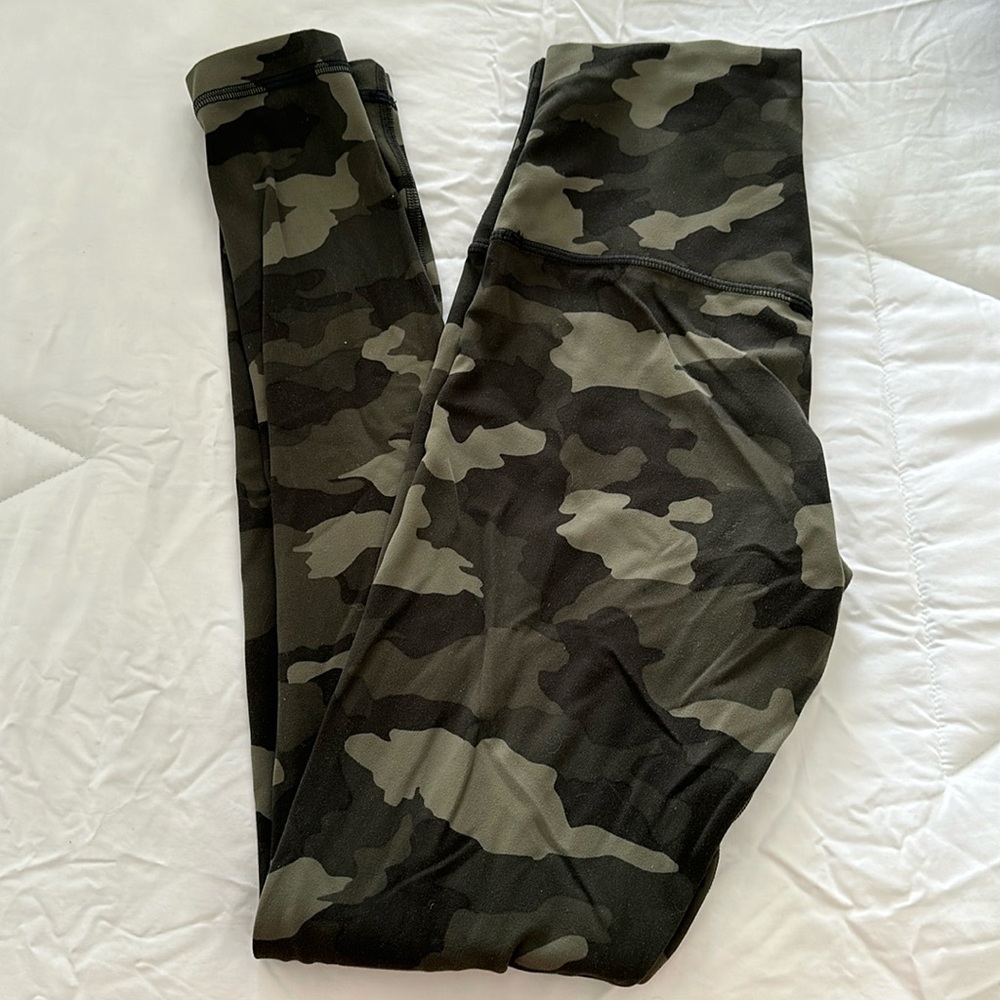 Lululemon Align Camo, 28 inseam, size 6